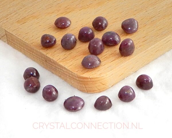 Sterrobijn-cabochon Shungiet zorgensteen