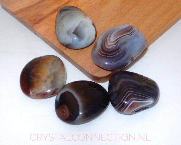 agaat-streep-trommelsteen-1-scaled Agaat gestreept trommelsteen