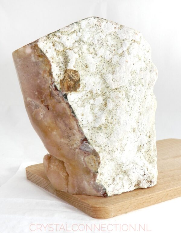 amethist-roze-ruw-achterkant-nr.1-scaled Roze Amethist aangeslepen