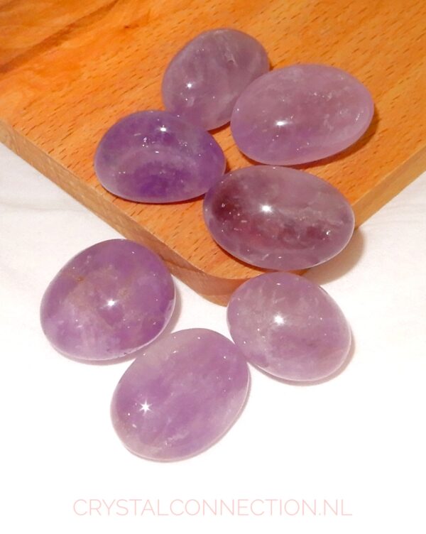 amethist-trommelsteen-standaard-licht-klein Amethist trommelsteen