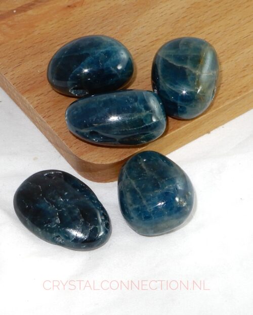 Apatiet doorboorde hanger