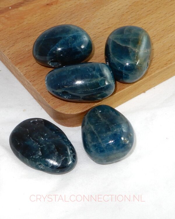 apatiet-doorboorde-hanger Apatiet doorboorde hanger