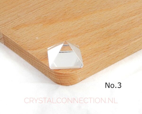 bergkristal-piramide-no3 Bergkristal piramide