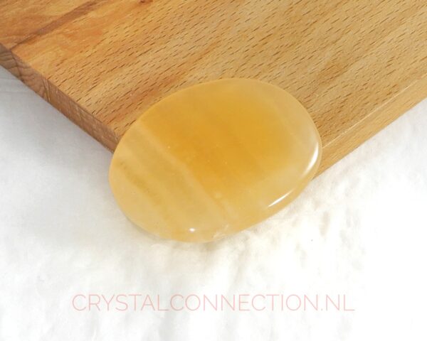 calciet-blije-kei-kindersteen Zonnige oranje calciet Blije Kei