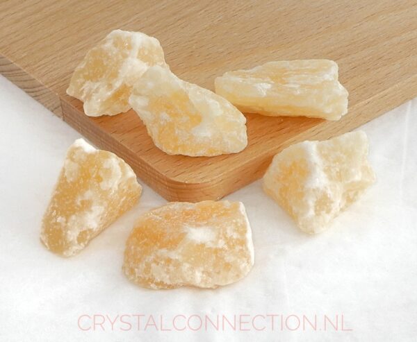 calciet-oranje-ruw-10-30g Calciet oranje ruw