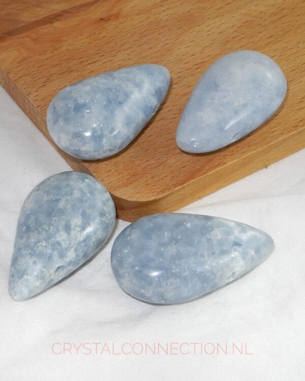 calsiet-blauw-druppel-doorboorde-hanger Calciet doorboorde hanger