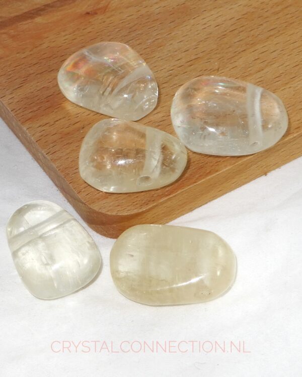 calsiet-honing-doorboorde-hanger Calciet doorboorde hanger