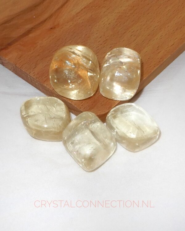 calsiet-honing-licht-trommelsteen Calciet trommelsteen