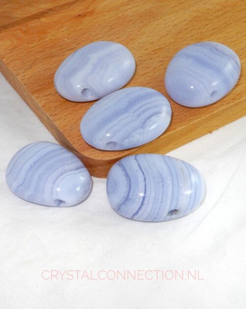 Chalcedoon doorboorde hanger