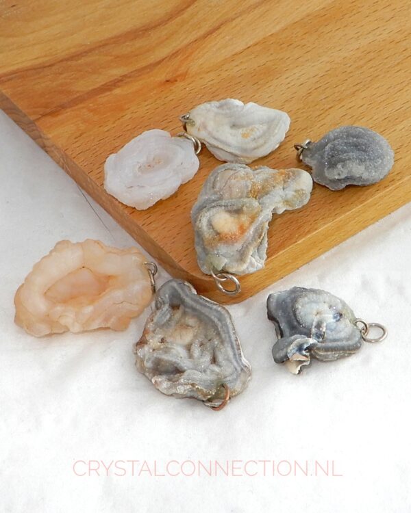 chalcedoon-roosje-hanger-groot Celestobariet hanger