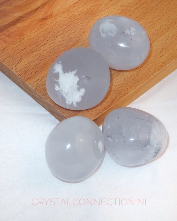 chalcedoon-trommelsteen-doorzichtig Chalcedoon trommelsteen