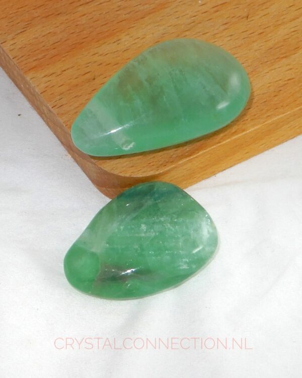 fluoriet-groen-druppel-doorboorde-hanger Fluoriet doorboorde hanger