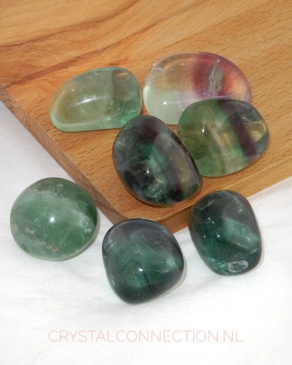 fluoriet-regenboog-trommelsteen-middel Fluoriet trommelsteen