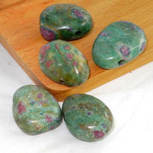 funchsiet-robijn-doorboorde-hanger Robijn in fuchsiet doorboorde hanger