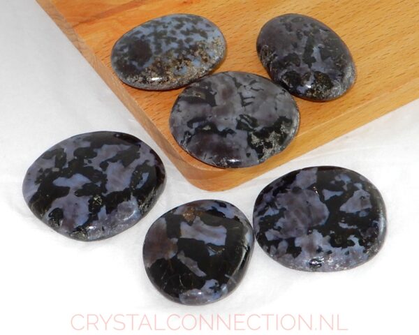 gabbro-schijfsteen-10-20g Gabbro trommelsteen