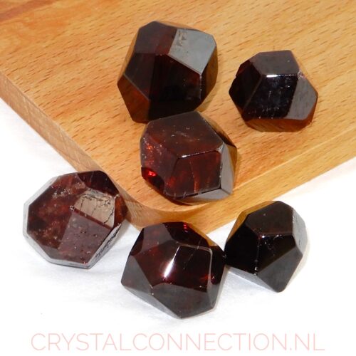 granaat-rood-kristal Granaat kristal