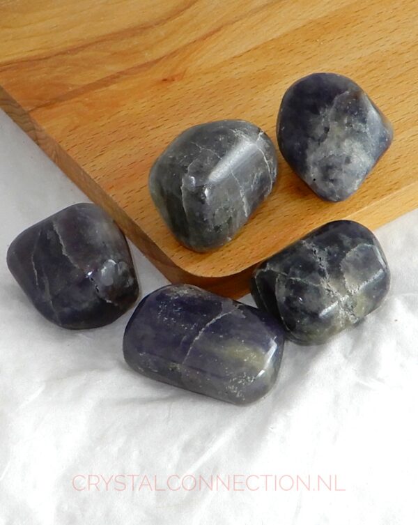 ioliet-trommelsteen-15-25g Hyperstheen hanger