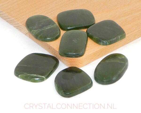 Jade cabochon geslepen