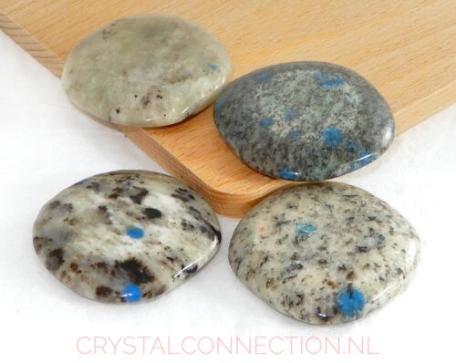 K2 Azuriet in graniet schijfsteen