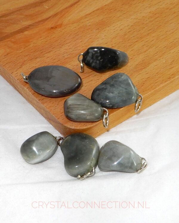 kattenoogkwarts-hanger Kattenoogkwarts hanger