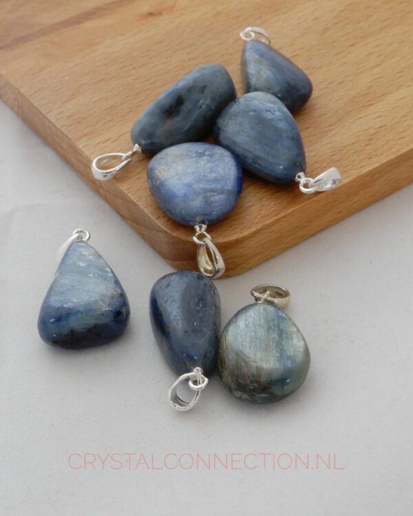 kyaniet-hanger-scaled Kyaniet hanger