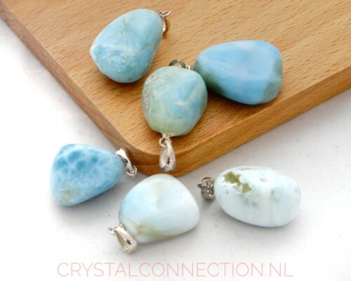 Larimar hanger