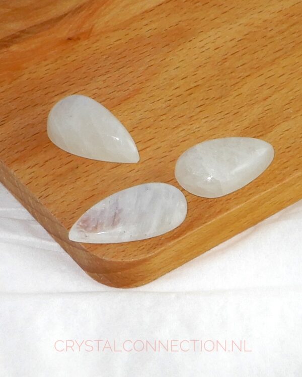 maansteen-blauw-cabochon-20-25cm Maansteen blauw cabochon