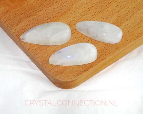 maansteen-blauw-cabochon-25-30cm Maansteen blauw cabochon