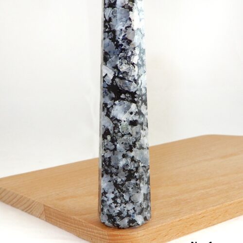 Maansteen blauw obelisk geslepen vorm