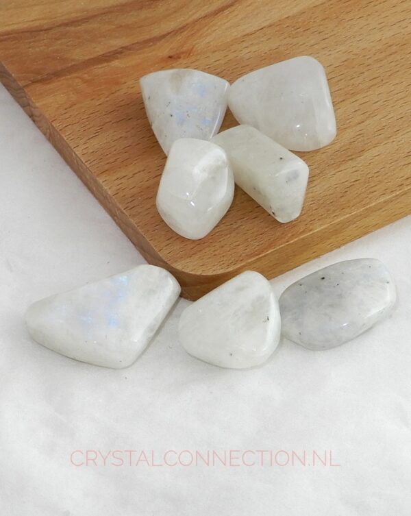 Maansteen trommelsteen