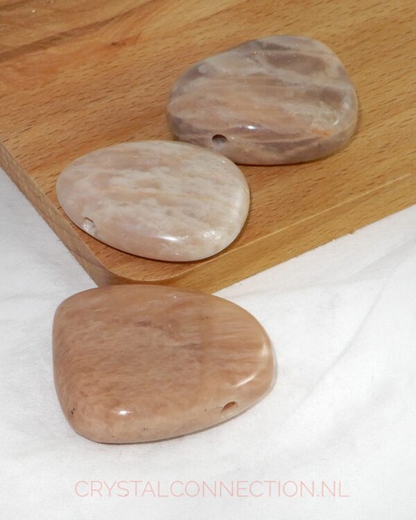 maansteen-doorboorde-hanger-groot Lapis lazuli doorboorde hanger