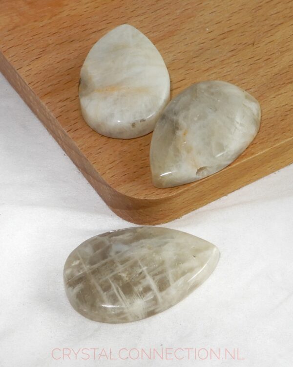 maansteen-geslepen-druppel-doorboorde-hanger Maansteen doorboorde hanger