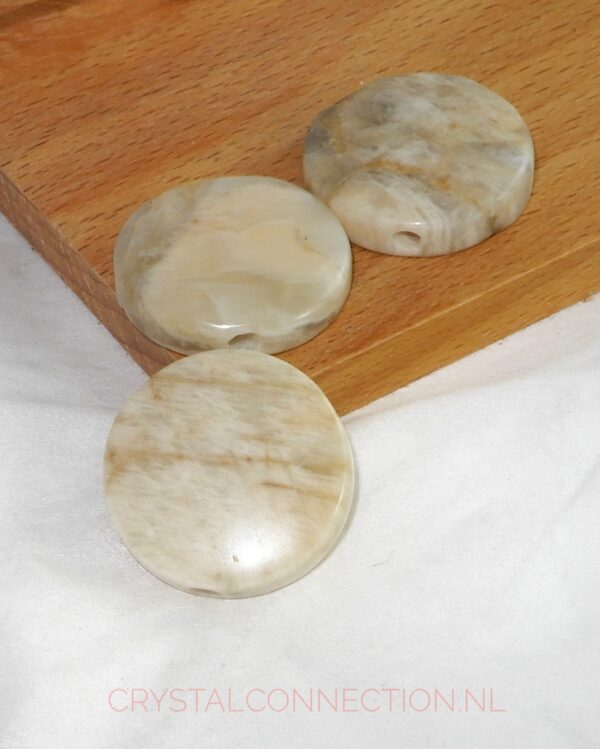 maansteen-geslepen-rond-doorboorde-hanger Maansteen doorboorde hanger