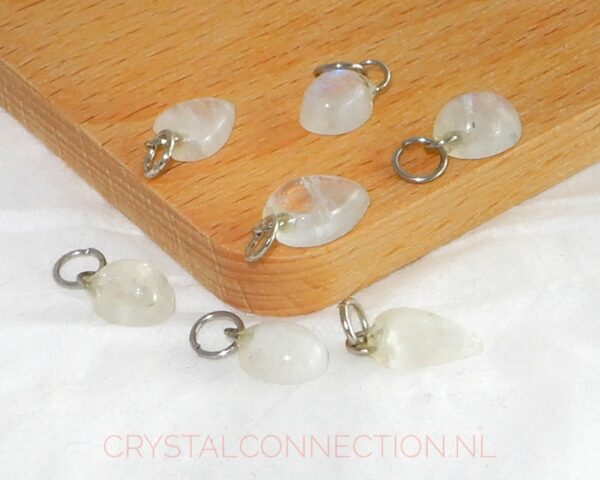 maansteen-hanger-blauw-cabochon-klein Maansteen hanger