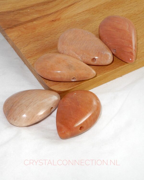 maansteen-roze-druppel-doorboorde-hanger Maansteen doorboorde hanger