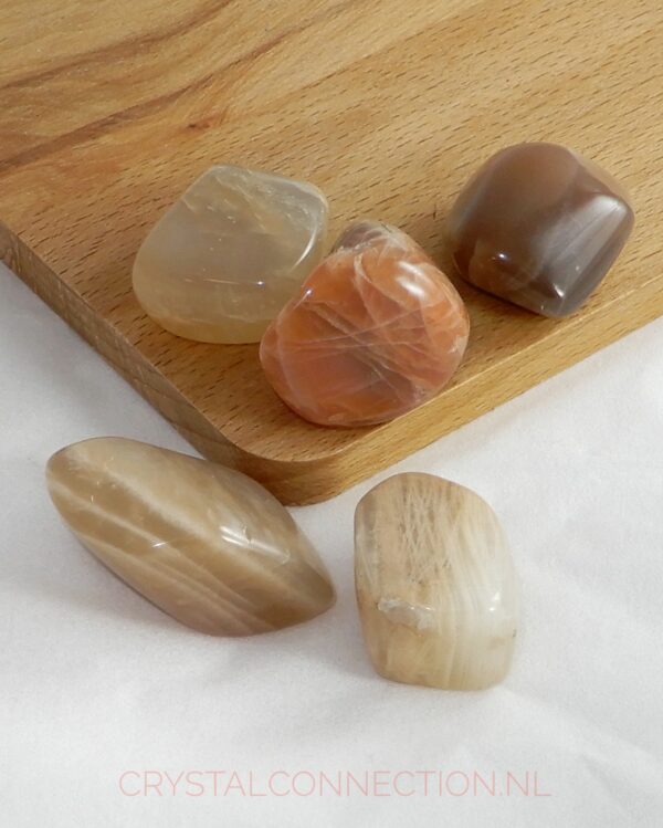 Maansteen trommelsteen