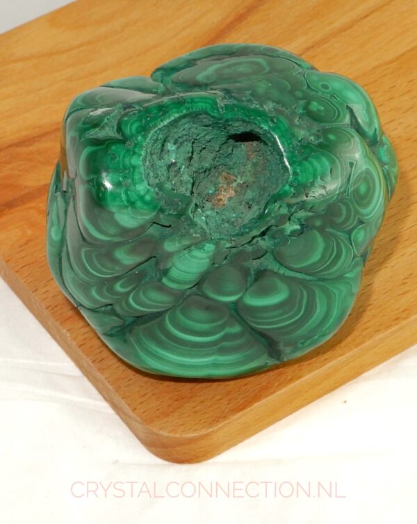 malachiet-geslepen-onderkant Malachiet geslepen