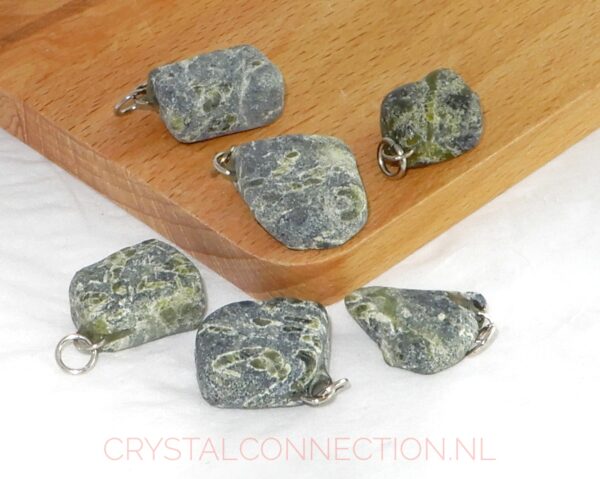 nefriet-hanger-halfgetrommeld Nefriet hanger