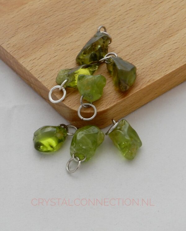 periodoot-hanger-klein Peridoot hanger