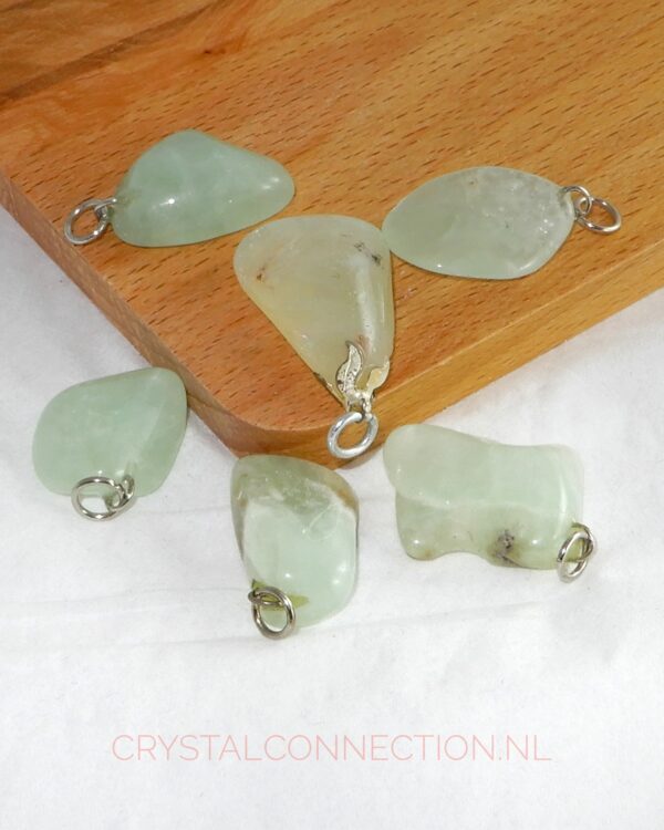 prehniet-hanger-groot Prehniet hanger