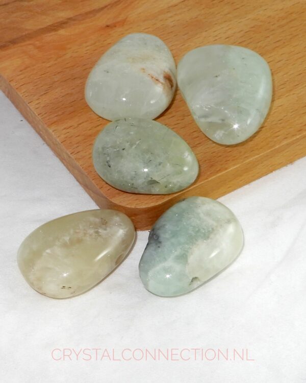 prehniet-standaard-doorboorde-hanger Prehniet doorboorde hanger