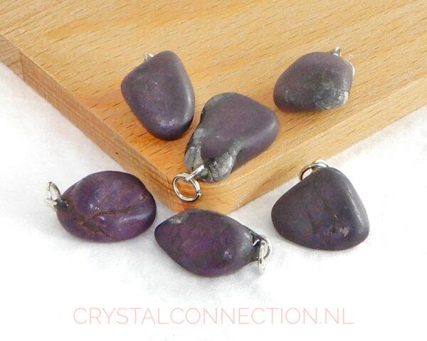 purperiet-hanger-halfgetrommeld Purperiet hanger