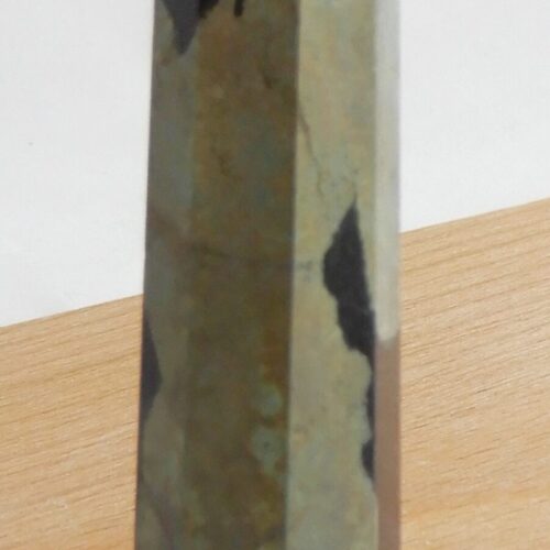 Pyriet obelisk geslepen vorm