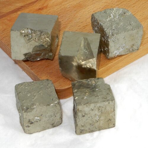 pyriet-spanje-ruw-groot Pyriet kubus ruw