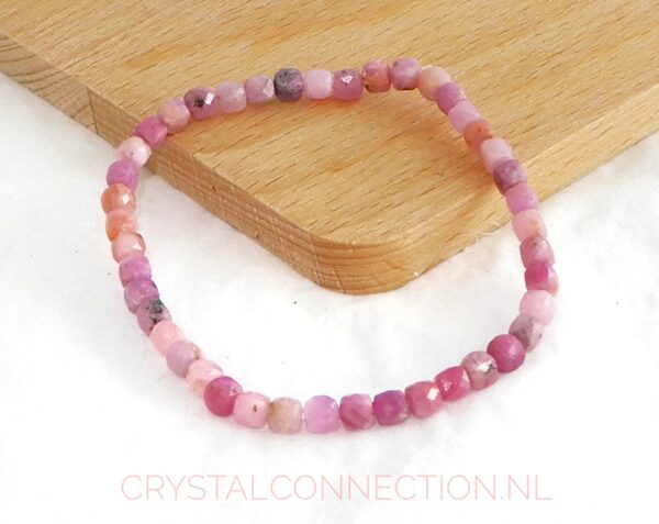 robijn-armband-gefacteerd Shungiet zorgensteen