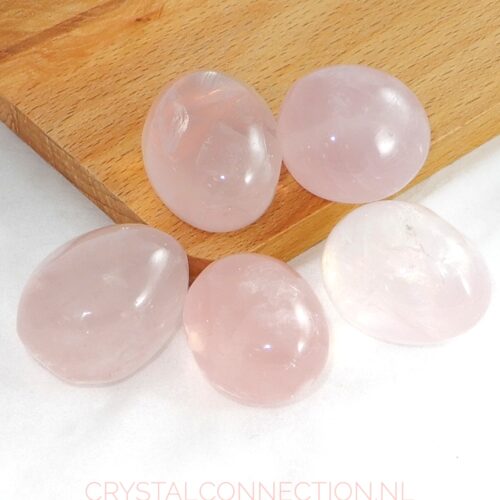 rozekwarts-trommelsteen-madagaskar-middel Rozekwarts trommelsteen