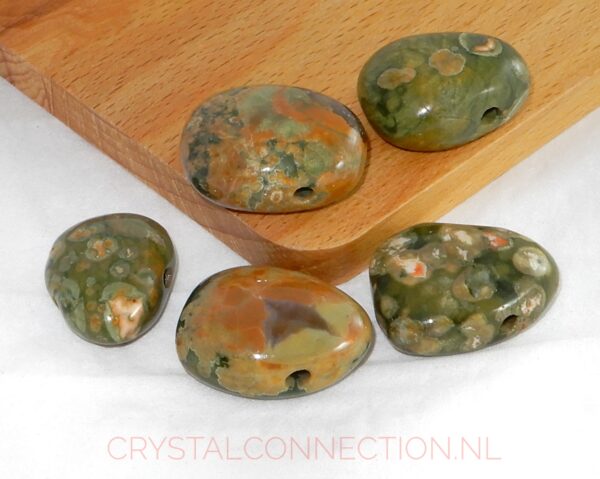 ryoliet-doorboorde-hanger Rhyoliet doorboorde hanger