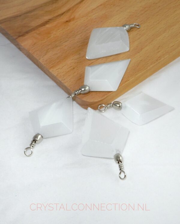 seleniet-hanger-ruit Seleniet hanger