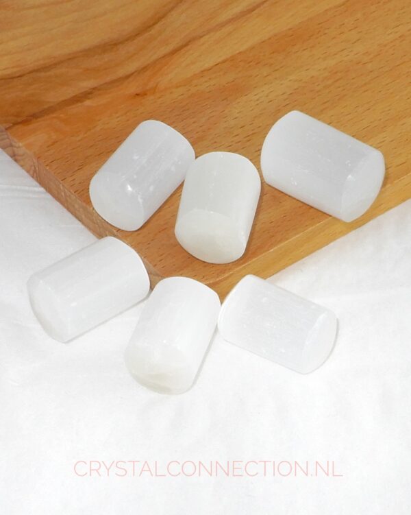 seleniet-kristalvorm-2.4-2.8cm Maansteen kussensteen