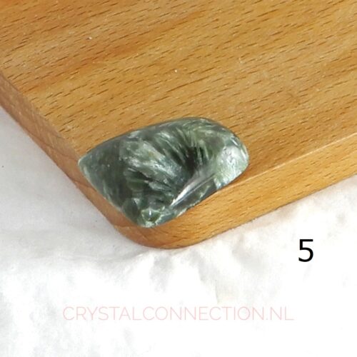 serafiniet-cabochon-no5 Serafiniet cabochon geslepen